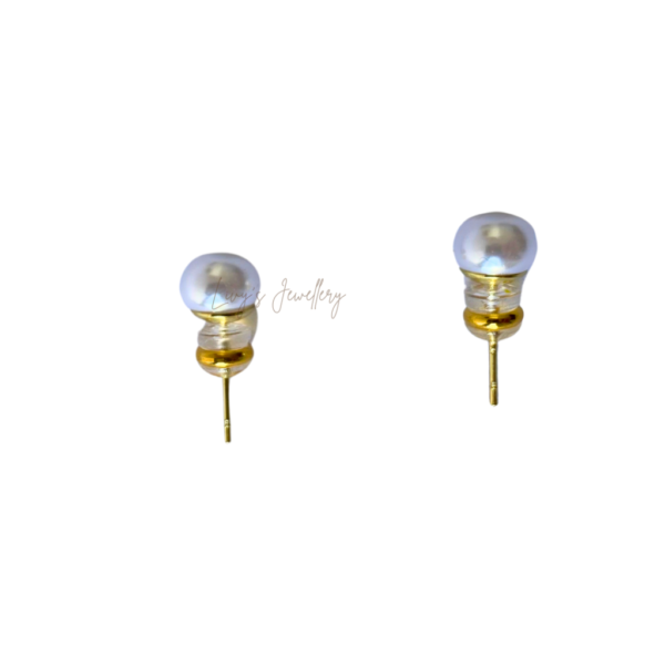Lulu Pearl Earrings 2